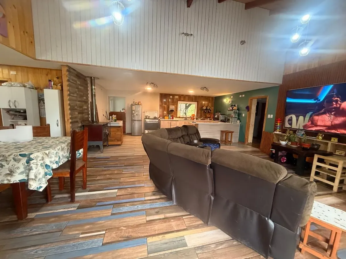 Imagen 5 de 8 de Vendo Casa De 243 M2 En Parcela De 10000 M2 Mixta