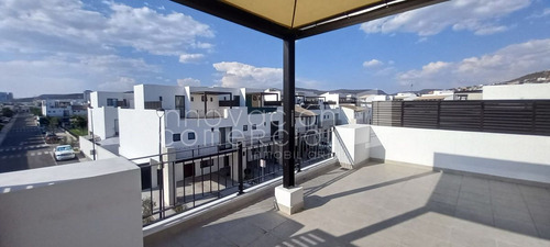 Casa En Venta Nueva 4 Recamaras Torre De Piedra Frente A Antea