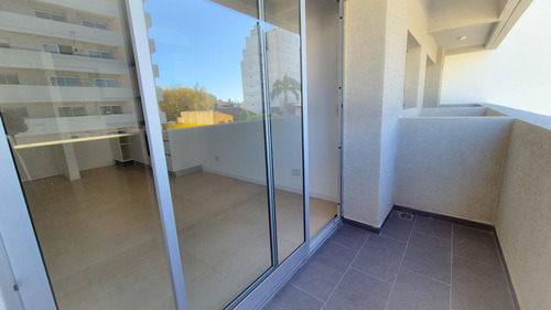 2 Ambientes En Alquiler - Santos Lugares