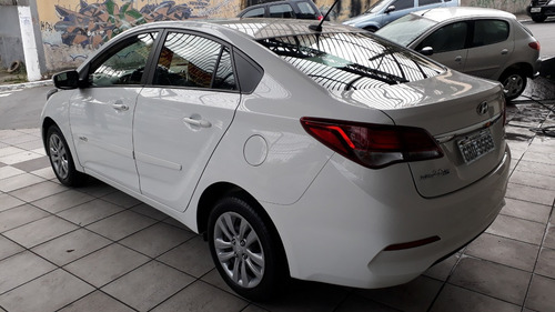 Imagem 2 de 10 de Hyundai Hb20 S1.6 Confort Plus Flex 5p 2019 49.750km Branco