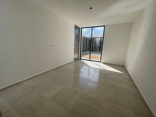 Casa En Venta De Un Piso Dos Recamaras En Temozón Norte