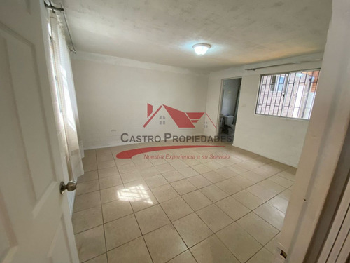 Hermosa Casa De Dos Pisos 4 Dormitorios 2 Baños, Quilicura