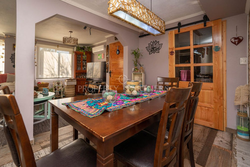 Acogedora Casa En Sector Residencial De Ciudad Del...