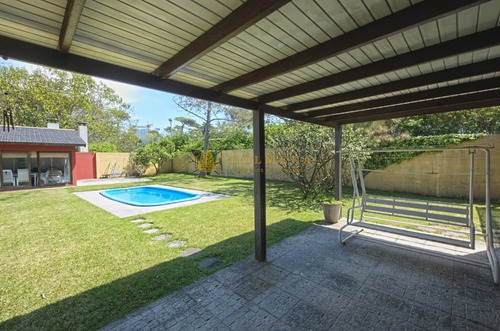 Casa En Venta San Rafael, Con Piscina- Ref: 3875