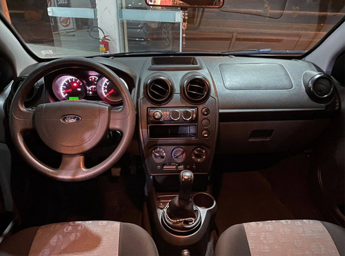 Imagem 5 de 6 de Ford Fiesta 1.0 Mpi Hatch 8v Flex 4p Manual