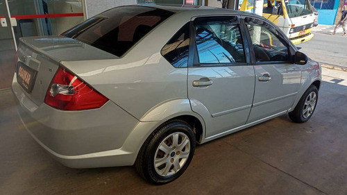 Imagem 3 de 8 de Ford Fiesta 1.6 Mpi Sedan 8v Flex 4p Manual