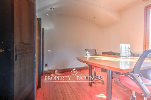Casa Con Gran Terreno En Las Condes Muy Próxima A ...