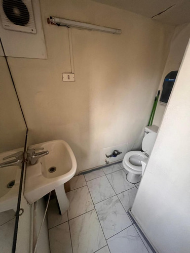 Arriendo Oficina Ed. Giratorio Conexión Metro Los Leones, Pl