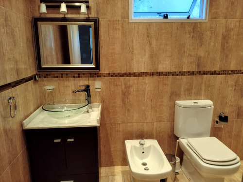 Casa En Venta 4 Ambientes +departamento En Haedo