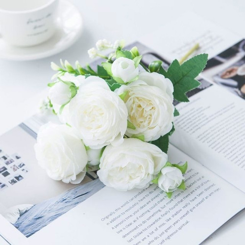 Imagen 1 de 7 de Ramo De Rosas Para Novia, Flores Artificiales De Peonía
