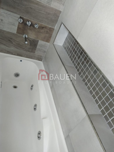 Moderna Casa De 4 Habitaciones En B° Peñon De Lolog