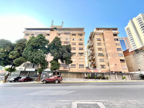 Venta De Apartamento En Los Dos Caminos  Caracas
