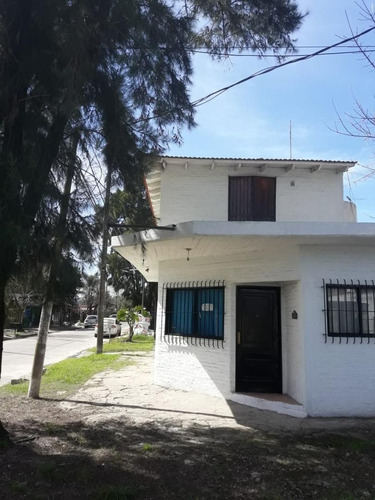 Imagen 1 de 7 de Casa Con Tres Dormitorios En Venta En Ituzaingo Norte