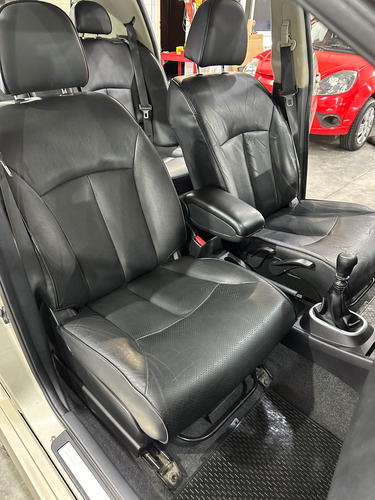 Nissan Tiida 1.8 Tekna