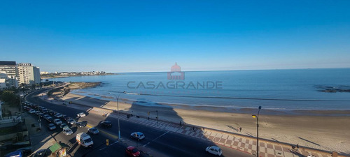 Apartamento - Malvín. Frente Al Mar