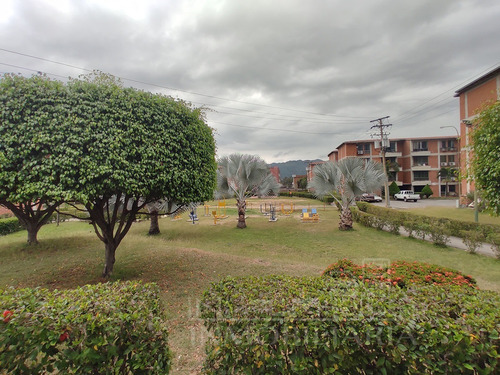 Imagen 5 de 14 de Invalmhouse Inmobiliaria. Apartamento En Venta Semi Amueblado En Jardines De Castillejo. Guatire Estado Miranda.