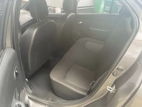 Renault Logan 1.6 Authentique / Life