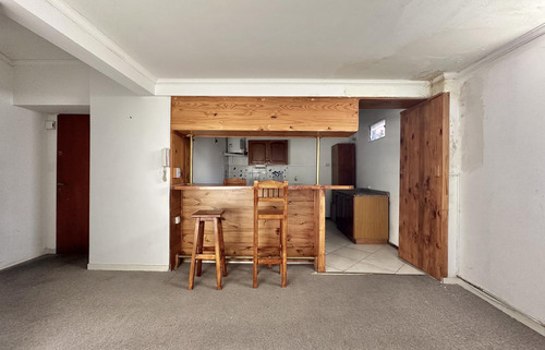 Muy Buen Departamento De 2 Ambientes Con Cochera En Martinez.