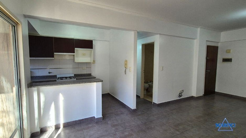 Departamento En Alquiler En Sáenz Peña, Tres De Febrero, G.b.a. Zona Oeste