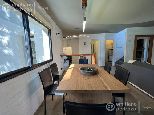 Venta Casa 2 Dormitorios En Barrio Privado Parque Pinares, Punta Del Este