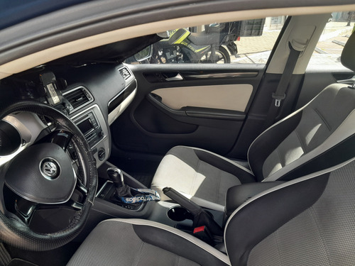 Volkswagen Jetta 2.0 Tiptronic At