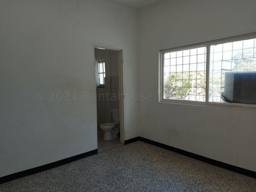 Imagen 9 de 10 de Tibizay Diaz Vende Casa Comercial En Chuao #22-29168