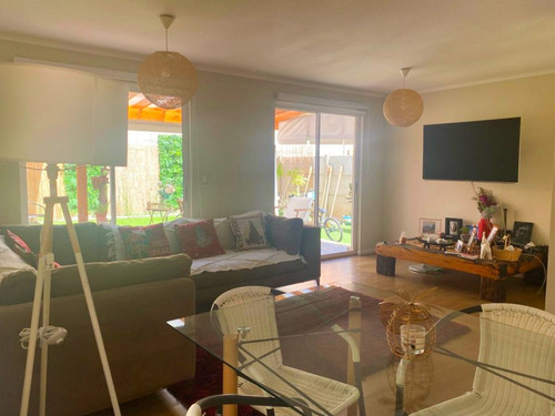Casa Aislada En Condominio / Calle Chardonnay