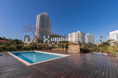 Venta Apartamento Dos Dormitorios Punta Del Este Edificio Icon Brava