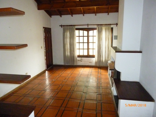 Imagen 13 de 21 de Chalet En Dos Plantas, Hurlingham