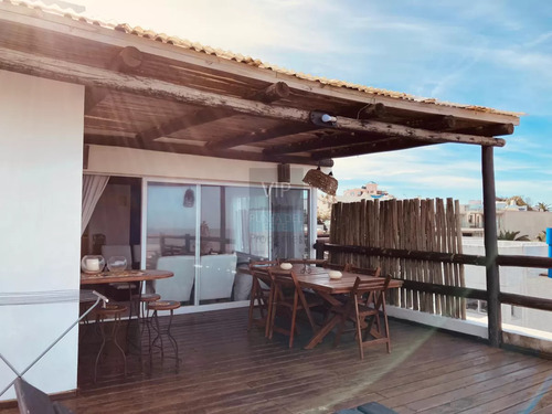 Alquiler Verano Apartamento De 3 Dormitorios + Servicio, Con Vista Al Mar.