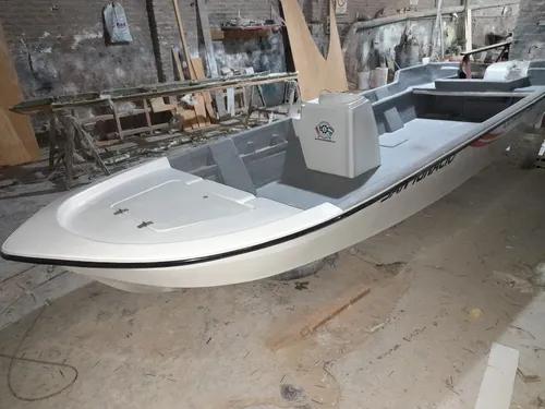 Lancha Tracker Condor 520 Base 1 Con Consola