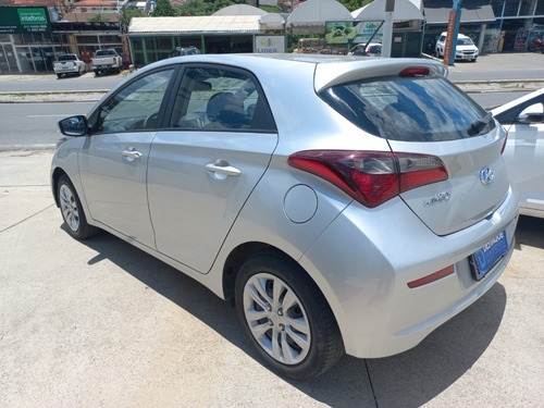 Imagem 12 de 15 de Hyundai Hb20 Comfort Plus 1.0 2019 Prata