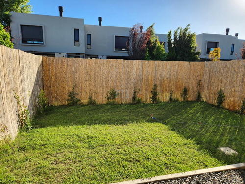 Venta Dúplex De 3 Dormitorios Y Escritorio En Barra De Carrasco