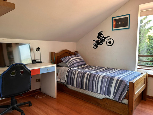 Linda Casa En Barrio Tranquilo Y Seguro