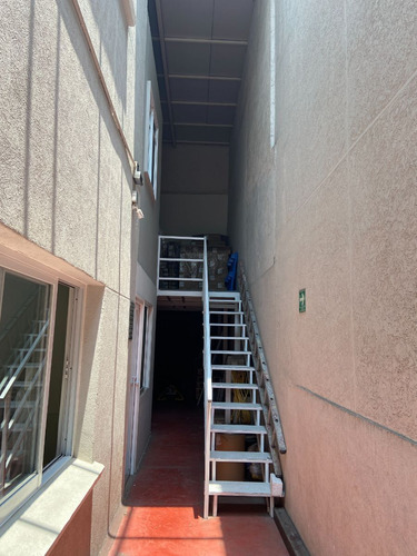 Casa Con Uso De Suelo En Renta En Colonia Granada, $150,000