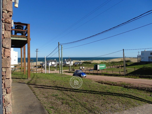 Ala Moana En Punta Del Diablo