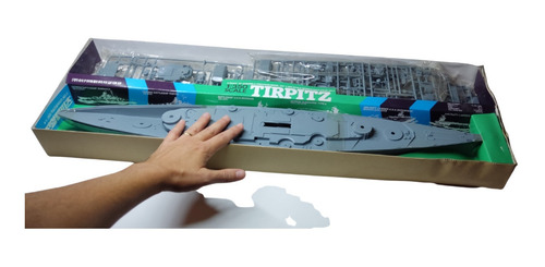 Imagem 2 de 3 de Plastimodelismo Kit Academy Couraçado Alemão Tirpitz 1/350