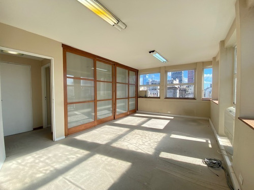 Imagen 9 de 20 de Amplias Oficinas En Microcentro, Excelente Ubicación.