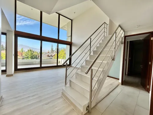 Duplex Con Jacuzzi Y Quincho Privado // 3d + 3b + Servicios