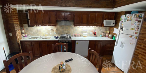 Imagen 6 de 19 de Venta Casa 5 Ambientes Con Jardín, Galería, Playroom Y Fondo Libre En Guillermo E Hudson (28388)
