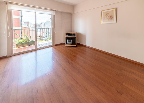 Venta / Departamento / 4 Ambientes / Con Escritorio / 2 Balcones / En Belgrano