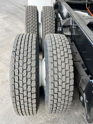 Freightliner Cascadia Volteo De 14 Mts Con Motor Cummins Isx