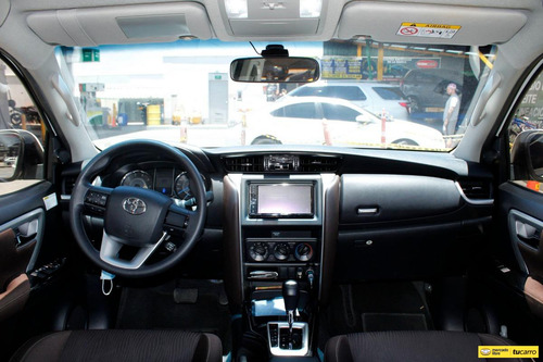 Toyota Fortuner 2.4 Sw4
