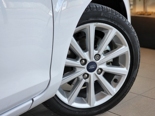 Imagen 13 de 15 de Ford Fiesta Kinetic 1.6 Se
