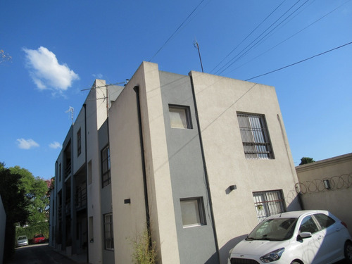 Imagen 6 de 14 de Departamento 2 Ambientes Planta Alta Villa Morra Pilar