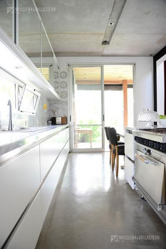 Imagen 21 de 21 de Increíble Casa De Estilo Moderno En Santa Catalina - Villanueva