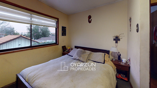 Casa Con Amplios Espacios, 5 Dormitorios, Terreno De 300 M2