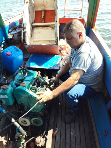 Barco Madeira Fibra Pesca E Passeio