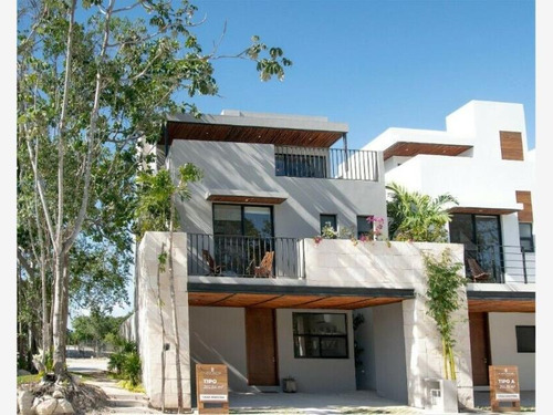 Imagen 1 de 11 de Casa En Venta De 3 Recámaras En Alda Serea Residencial