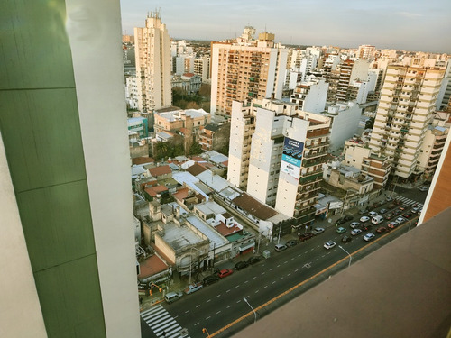 Departamento 3 Ambientes Con Balcón Y Vista Al Frente.